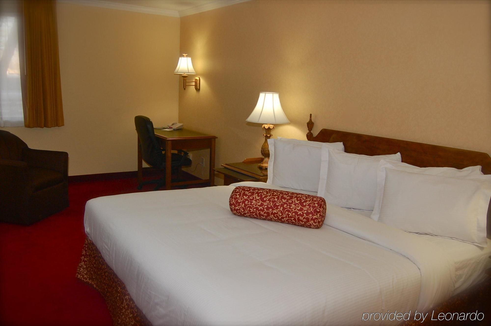 Hotel By Ihg 3*