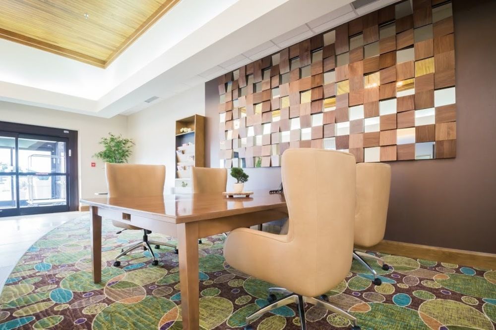 Hotel By Ihg